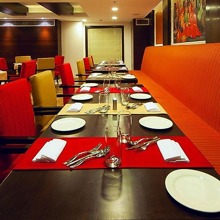 The Golden Plaza Hotel Panchkula Exterior photo