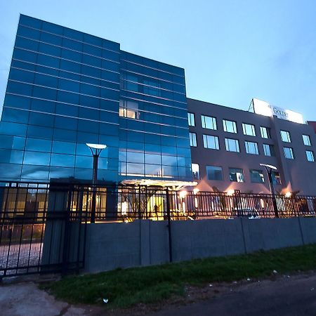 The Golden Plaza Hotel Panchkula Exterior photo