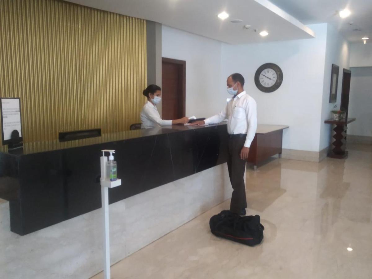 The Golden Plaza Hotel Panchkula Exterior photo
