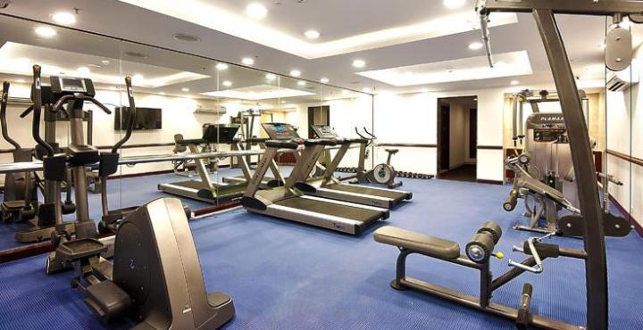 The Golden Plaza Hotel Panchkula Exterior photo