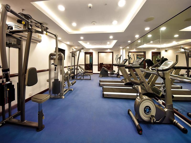 The Golden Plaza Hotel Panchkula Exterior photo