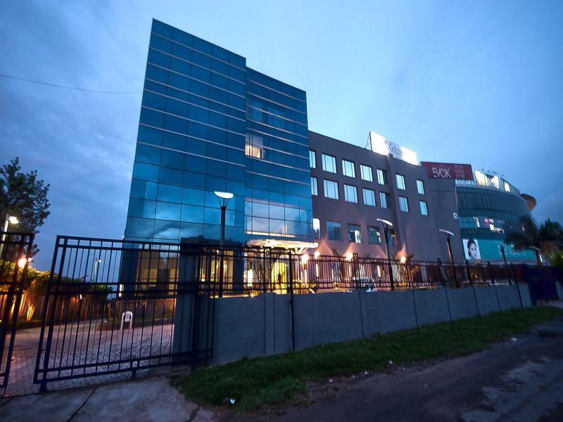 The Golden Plaza Hotel Panchkula Exterior photo