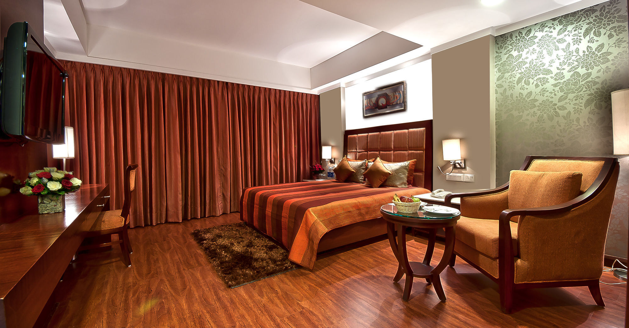The Golden Plaza Hotel Panchkula Exterior photo