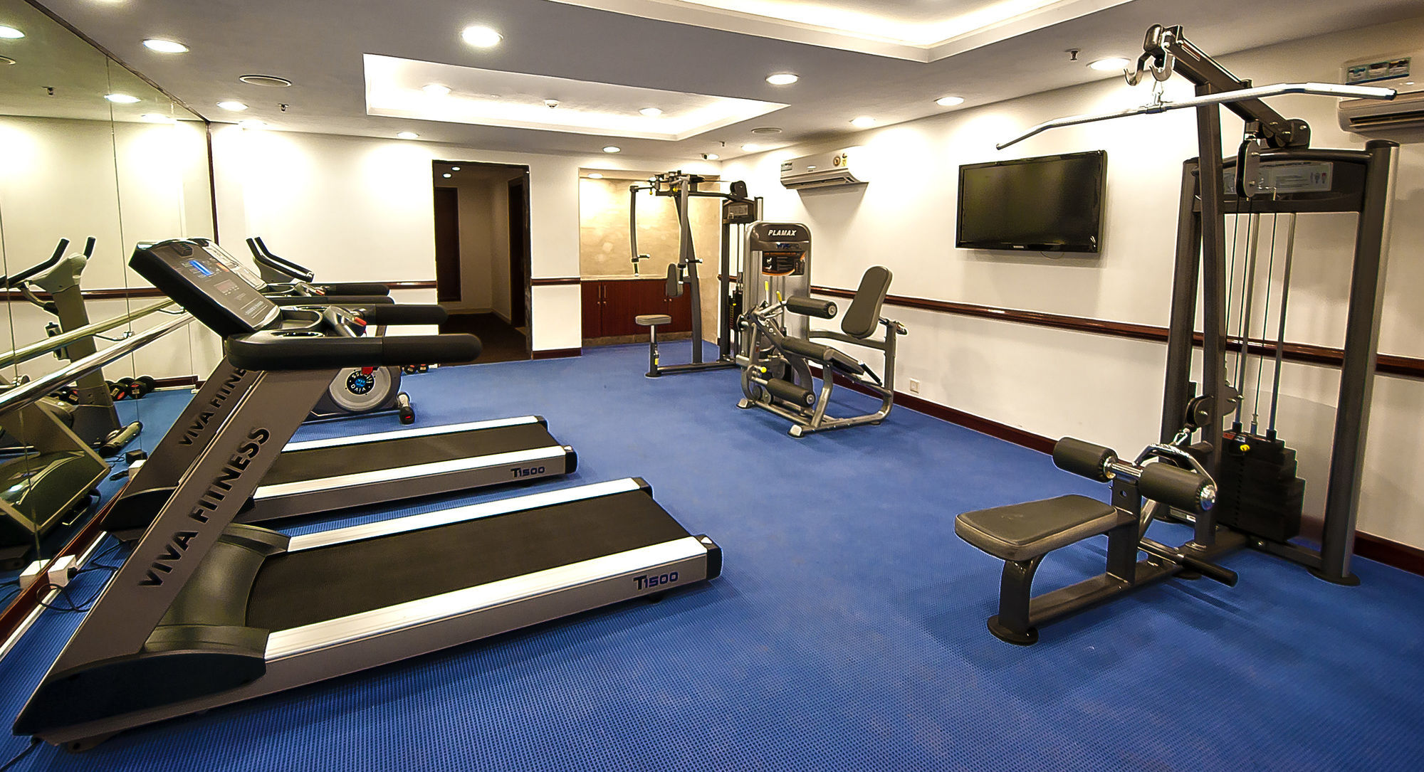 The Golden Plaza Hotel Panchkula Exterior photo